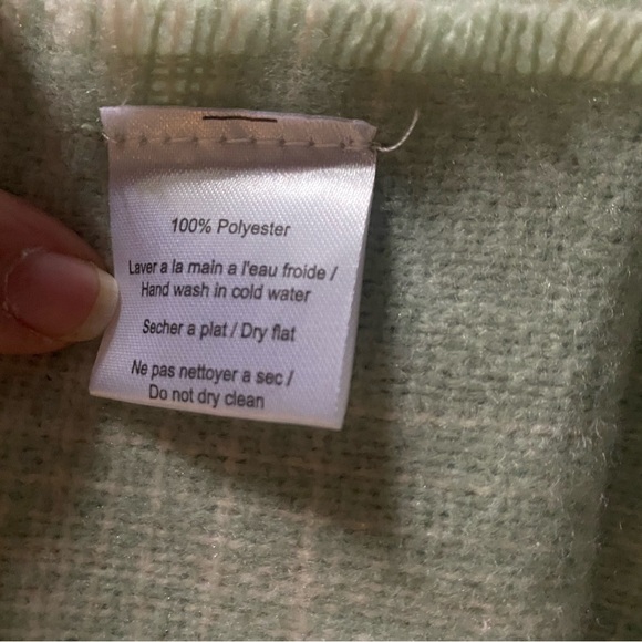 Green scarf - Picture 2 of 5